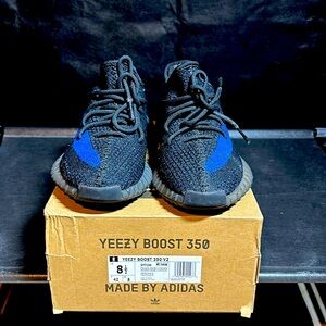 Yeezy 350 v2 “Dazzling Blue” sneakers